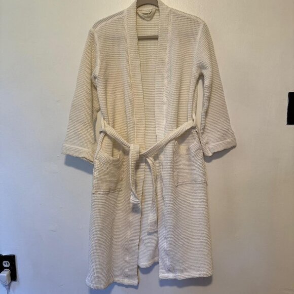 Coyuchi Unisex Turkish Cotton Organic Waffle Bathrobe, Undyed White, XS/S - Picture 5 of 7